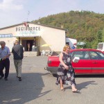 Handing out beer at a construction