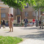 A fruit stand at a well frequented crossing
