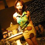 Yuri Komuro 小室友里