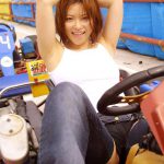 Yuri Komuro 小室友里