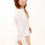 柳菁菁“白色背景前的美女”