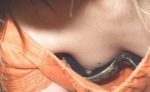 すぐ乳首ポロリする貧乳の浮きブラ胸チラまとめ