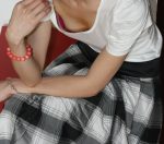 すぐ乳首ポロリする貧乳の浮きブラ胸チラまとめ