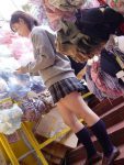 下着売り場でJKがパンツやブラジャーを選ぶ画像