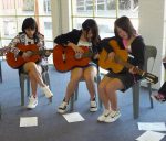 パンチラが見つかる集合写真・記念写真まとめ