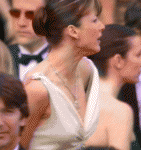 外国人の胸チラGIF（乳首ポロリあり）画像