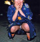 夏祭りパンチラ（浴衣女子多数）のエロ画像