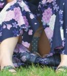 夏祭りパンチラ（浴衣女子多数）のエロ画像