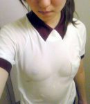 汗で下着や乳首が濡れ透けしてるエロ画像