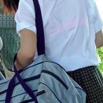 汗で下着や乳首が濡れ透けしてるエロ画像