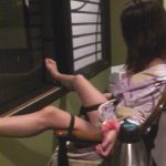 旅行中に浴衣姿で露出するエロ画像