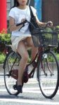 漕いでる自転車パンチラ画像まとめ