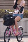 漕いでる自転車パンチラ画像まとめ