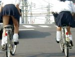 漕いでる自転車パンチラ画像まとめ