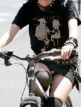 漕いでる自転車パンチラ画像まとめ