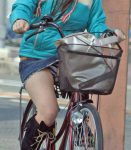 漕いでる自転車パンチラ画像まとめ