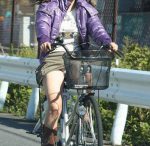 漕いでる自転車パンチラ画像まとめ