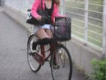 漕いでる自転車パンチラ画像まとめ