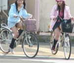 漕いでる自転車パンチラ画像まとめ
