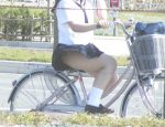漕いでる自転車パンチラ画像まとめ