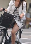 漕いでる自転車パンチラ画像まとめ