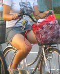 漕いでる自転車パンチラ画像まとめ