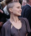 ノーブラな外国人美女の胸ポチエロ画像