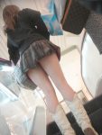 見えてるエスカレーターパンチラのエロ画像
