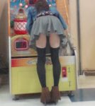 目の前の前屈みパンチラまとめ