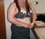 肥満なぽっちゃり熟女の二重あごが可愛いエロ画像