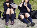 JKのパンツ見放題な複数パンチラエロ画像