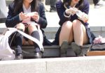 JKのパンツ見放題な複数パンチラエロ画像