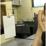 屈辱の全裸居酒屋店長 吉沢明歩